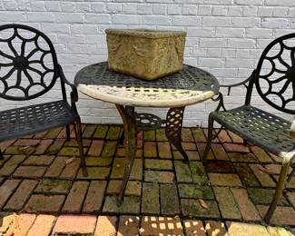 Super heavy - antique - cast metal bistro set