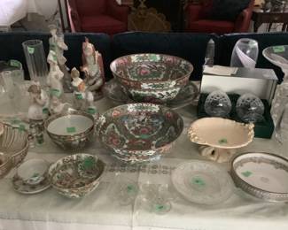Decorative bowls, glassware, vases, platters