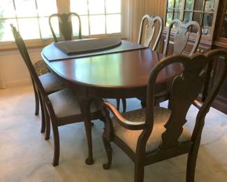 This is a Pennsylvania House table (44  w x 66 l x 29 h) has 4 side chairs, 2 arm chairs, pads and 2 leaves. Presale available for $350.
