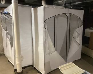 Clothing/wardrobe rack with cover
