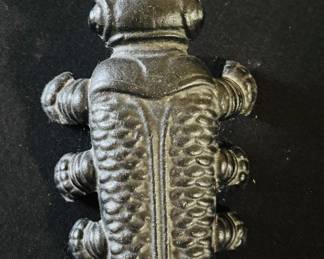 You'll need more than a can of RAID for this guy.