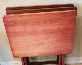 Portable dining tables.