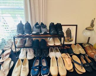 Ok guys, you knew it was coming.  The women's section of this journey.