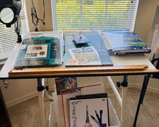 Amateur artist starter kit.  Not me, I can't draw a straight line with a ruler.