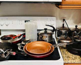 I think we own kitchen stuff too, but I've never actually seen it.  Did I mention Chop House is within walking distance?