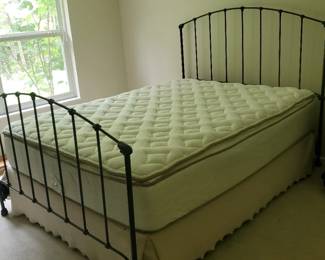 Full SIZE Metal Bed Frame With Box Spring Mattress