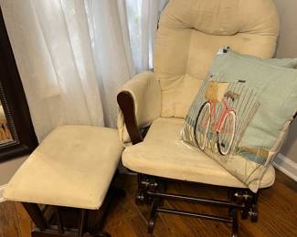 Glider with Ottoman