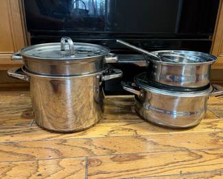 Oneida pot and pan set