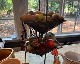 Wire basket fruit holder