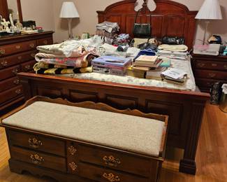 Wood Queen Size Bed & Lane cedar chest