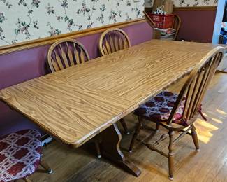 Jefferson Woodworking Company Kitchen Table w 2 leaves and 4 chairs, 1 Bench