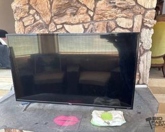 3250 49 TCL Roku TV