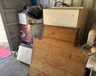 4000 Nescafe Coffee Machine, Maytag Freezer, Kitchen Aid Stove Top, Mirror