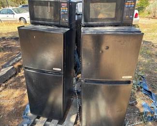 2934 2 Micro Fridges and Microwaves
