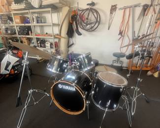 Yamaha Drum Set