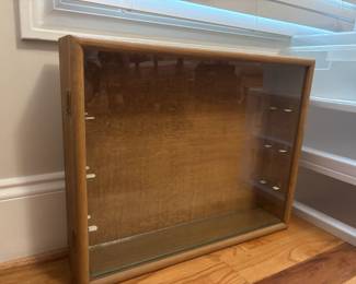 Display box with shelves