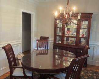 Dining room table with 6 chairs