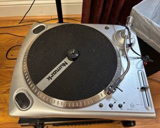 Numark Turntable
