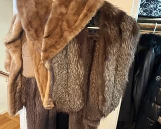 VINTAGE FUR STOLES, CAPES & COATS