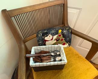 TEAK FLATWARE & CHRISTMAS TABLEWARE
