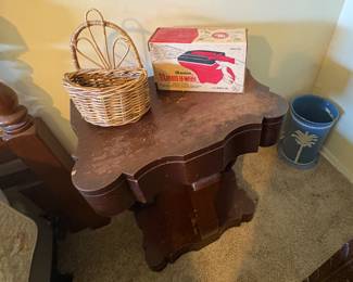 VINTAGE END TABLE