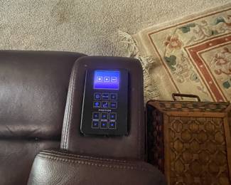 Leather where you sit electric recliner - large