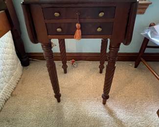 American Sheraton mahogany drop leaf side table