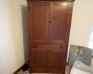Ca. 1850 Ohio cupboard/pie safe