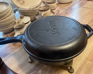 Large cast-iron chicken fryer with lid
