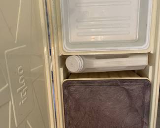 Igloo vintage camping cooler
