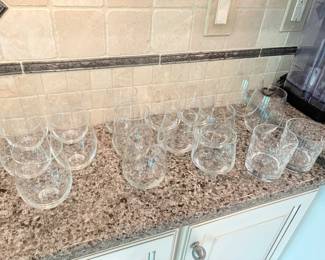 Stemless wine glasses (Riedel and more ...) and low-ball crystal glasses