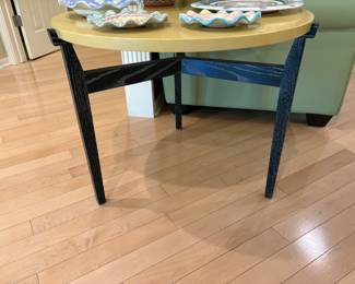 30" round side table with black legs and yellow top - excellent condition by FreWIL.