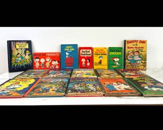 Lot 4684 Charlie Brown Peanuts Snoopy Raggedy Ann Andy Collectible Childrens Books