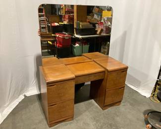 Lot 3996 Vintage Ebert Furniture Vanity Table