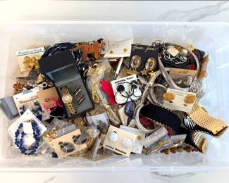 Lot 4780 Vintage 1980s Lot of Costume Jewelry Accessories