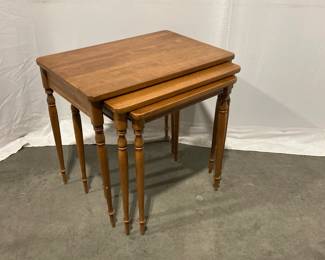 Lot 3995 Ethan Allen Vintage Nesting Side Tables