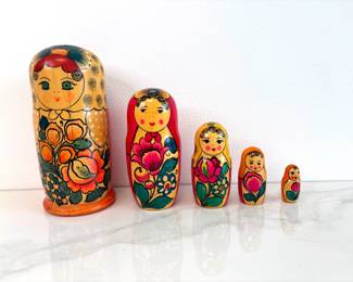 Lot 4564 Vintage Matryoshka Russian Nesting Dolls