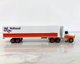 Lot 4514 ERTL USF Holland 9100i DieCast Day Cab Tractor Trailer Toy Model