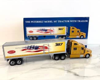 Lot 4518 Franklin Mint Peterbilt 387 Tractor Trailer Diecast Model