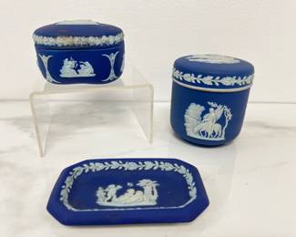 Lot 4536 Wedgwood Dark Blue Jasperware Lidded Box Trinket Box Pin Tray