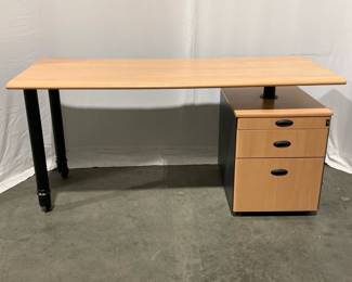Lot 4940 Workstation Desk on Casters
