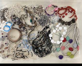 Lot 4702 Costume Jewelry Silver Tone Beads