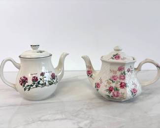 Lot 4557 Prinknash Pottery Florabunda Windsor Sadler Teapots