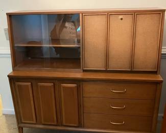 Lot 3990 Vintage MCM Broyhill Forward 70 Walnut Bar Server Hutch