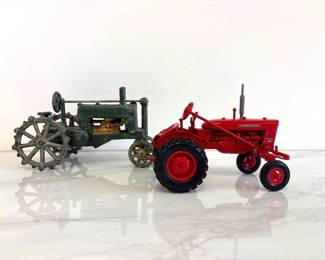 Lot 4510 Ertl International Farmall 140 Diecast Toy Tractor Model More