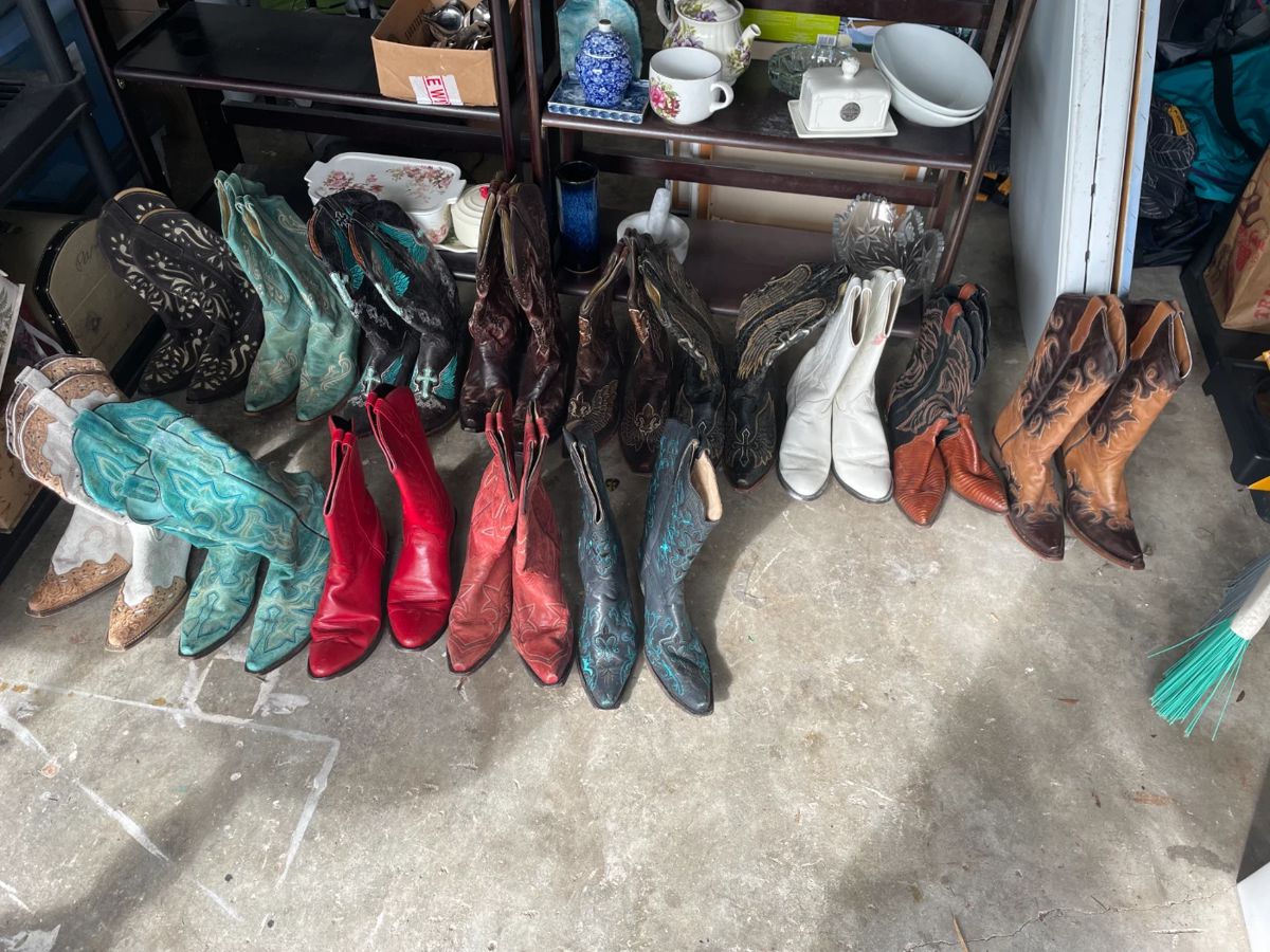 Lady's Leather Riding Boots. Light to No Use. Custom Made in Texas. Were each $200-$300 new. Now only $100 pair. 14 pairs available