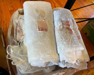 Table cloths and runners
