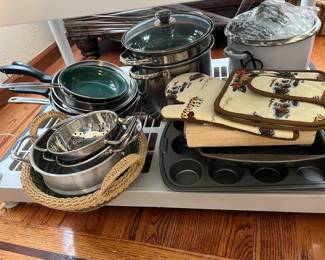 Cookware: pots, pans, baking pieces, rice cooker