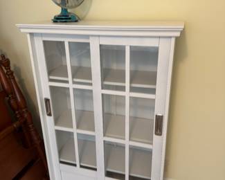 Sliding door cabinet 