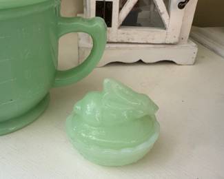 Jadeite trinket dish 